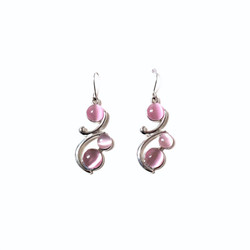 Vaaleanpunaiset / roosan väriset roikkuvat kissansilmä korvakorut