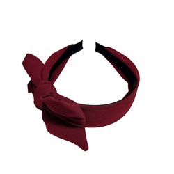 Leveä viininpunainen rusettipanta