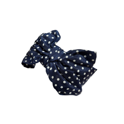 Leveä tummansininen polka dot rusettipanta valkoisilla pilkuilla