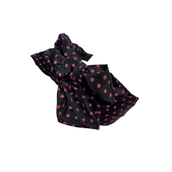 Leveä musta polka dot rusettipanta fuksianpunaisilla pilkuilla