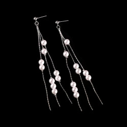 Hopeanväriset roikkuvat helmikorvakorut