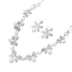 Kimalteleva Perhoset helmikorusetti (korvakorut ja kaulakoru)