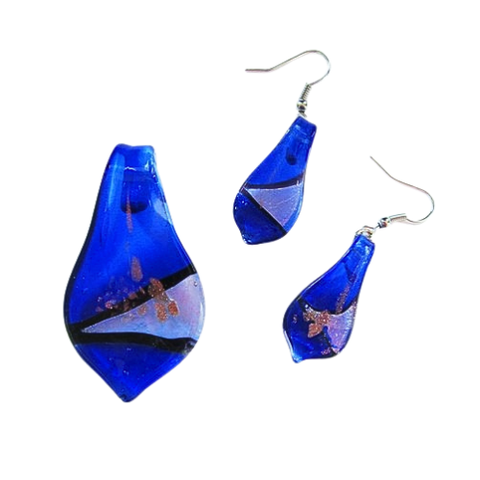 Sininen hopea- ja kultakoristeinen lasikaulakoru ja korvakorut