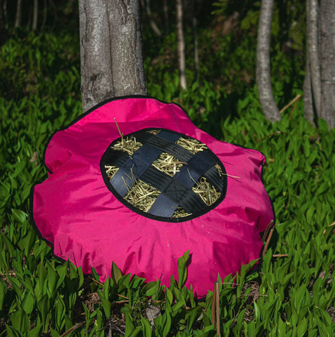 Heica Fluffy Feeder heinätyyny, pinkki ja punainen
