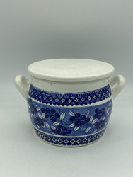 Puolukka purkki kannella