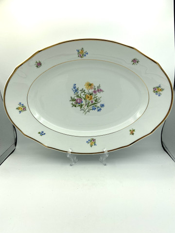 Liisa tarjoilulautanen