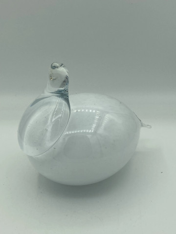 Meri-lasi lasilintu figuuri
