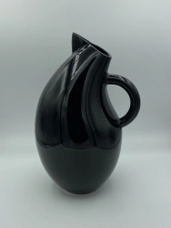 Storybirds pitcher Olga, black