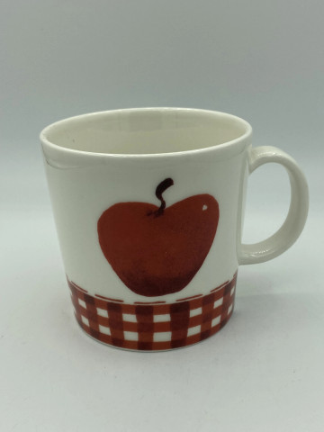 Red apple mug