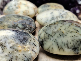 Dendriittinen opaali 65-75 mm