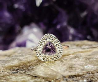 Ametisti/hopea925 sormus Kolmio
