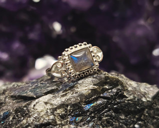 Labradoriitti/hopea 925 sormus 