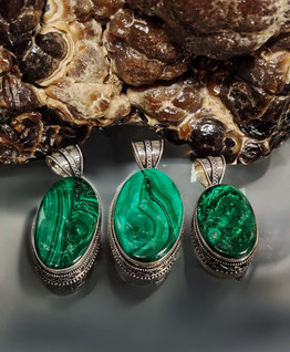 Malakiitti riipus 45-55 mm