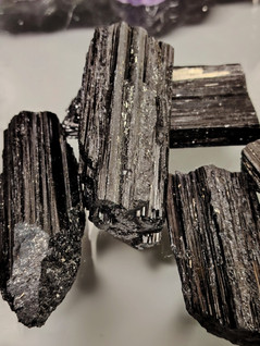 Turmaliini kristalli 60-90 mm