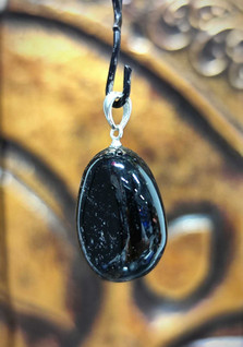 Turmaliini/hopea925 rumpuhiottu riipus