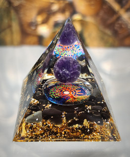 Orgoniitti pyramidi ametisti/obsidiaani