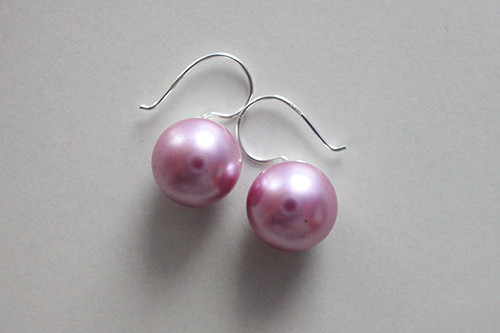 Helmiäiskoukkukorvakorut