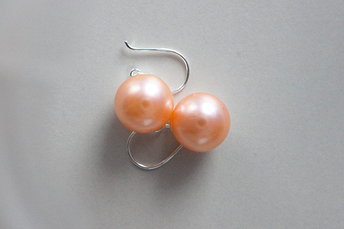 Helmiäiskoukkukorvakorut