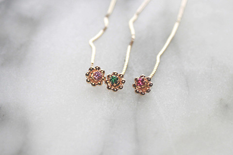 Pikkukukka ketjukorvakorut