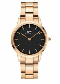 Rose Black rannekello