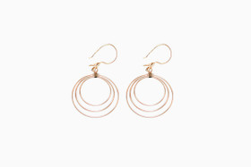 Triplarengas koukkukorvakorut