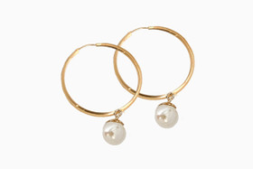 Rengaskorvakoru + helmiäinen Ø28mm