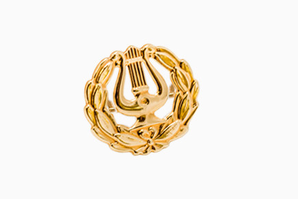 Rintalyyra, tukirenkaalla 