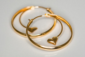 Rengaskorvakorut Ø20mm, puolikas sydän keskellä