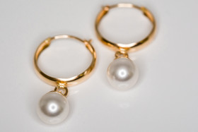 Rengaskorvakorut Ø12mm, 6mm helmiäinen