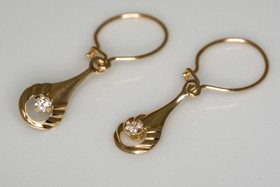 Avopisarakivikorvakorut