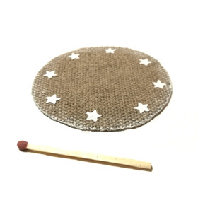 Nukkekodin Joulukuusen matto ⌀ 6 cm - Eri värejä