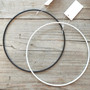 Metallirengas 25 cm - Musta tai valkoinen