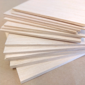 Balsalevyn palat 7 kpl (leikkuuylijäämää) - n. 10x10cm  