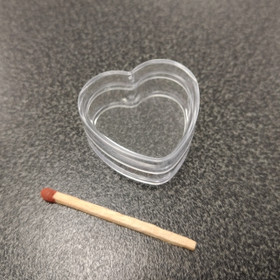 Muovirasia Sydän 12 kpl - lev. 2,1 cm