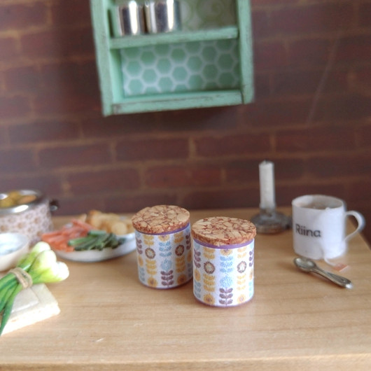 Nukkekodin Säilytyspurkki - Retrokukat Liila