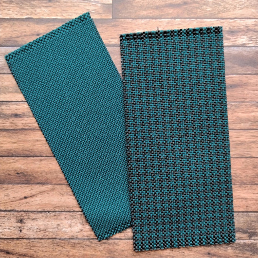 Nukkekodin matto - Kukonaskel Tummanvihreä 6,5 x 13,5 cm