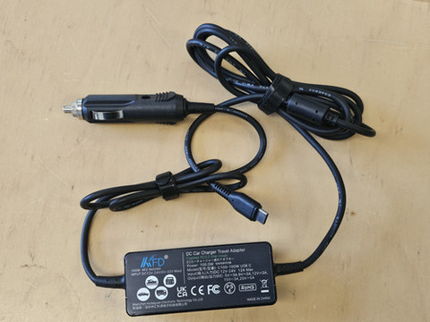 KFD 100W USB-C autolaturi kannettaville