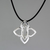 Silver pendant with rock crystal