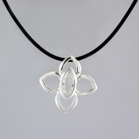 Silver pendant with rock crystal