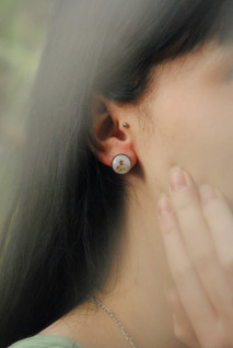 Kanerva -nappikorvikset, valkoinen/hopea