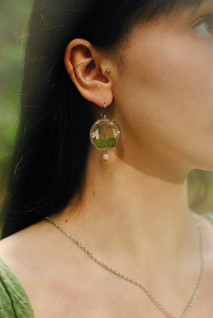 Vanamo-korvakorut, suuri helmellä, kirkas (kulta tai teräs)