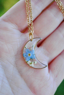 Lemmikki & koiranputki -kuuriipus, kulta