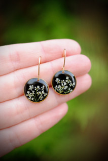 Koiranputki -korvakorut, kulta/musta