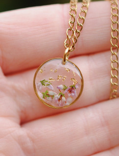 Kanerva -riipus, kirkas/kulta