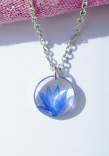 Ruiskaunokki -riipus, sininen / teräs