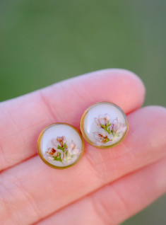 Kanerva -nappikorvikset, valkoinen/kulta