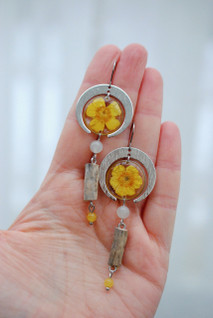 Taivas & Maa -korvakorut, niittyleinikki/hopea