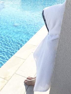 Harmaja pyyhe, valkoinen 