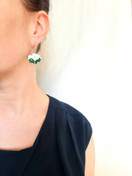 Viola - keramiikkakoru ketjulla, eri värejä