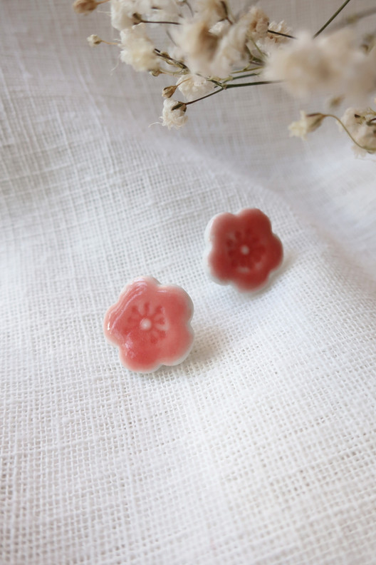 Kukka - keramiikkanappi, eri värejä